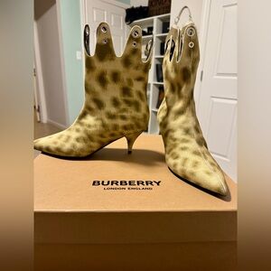 New! Burberry Boots